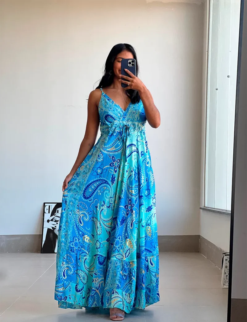Vestido Fios de Ouro Costa Fechada