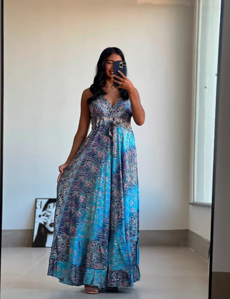 Vestido Fios de Ouro Costa Fechada - Imagem 2