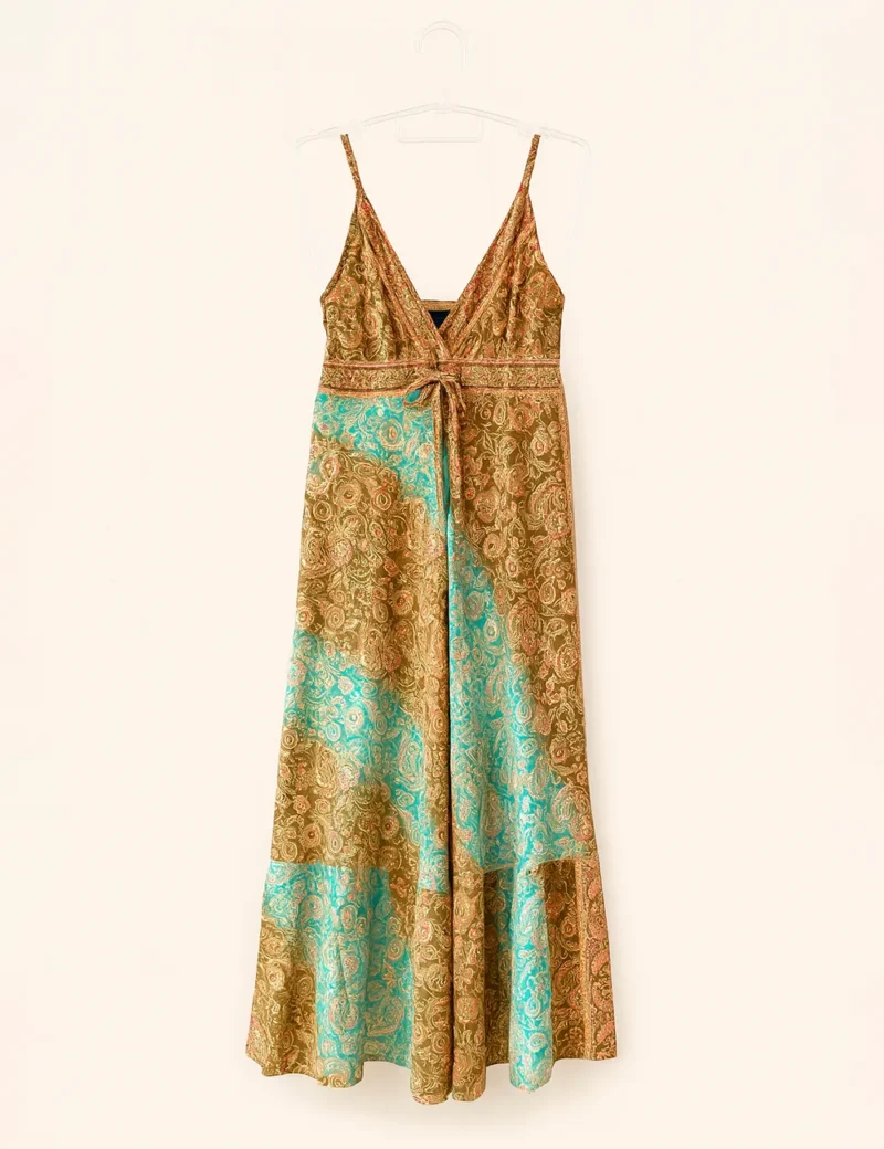 Vestido Indiano Fios de Ouro Costa Fechada - Imagem 9