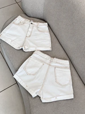 Short Jeans Off White